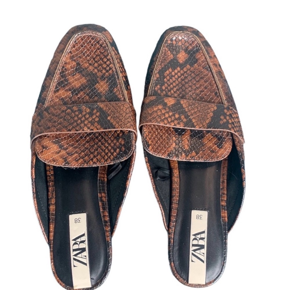 Zara Women's Snake Pattern Loafers in Brown